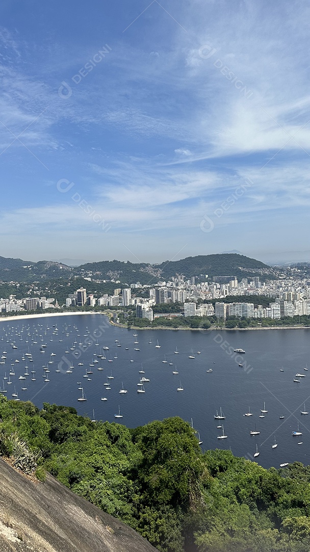 Bela vista de mar em uma linda cidade