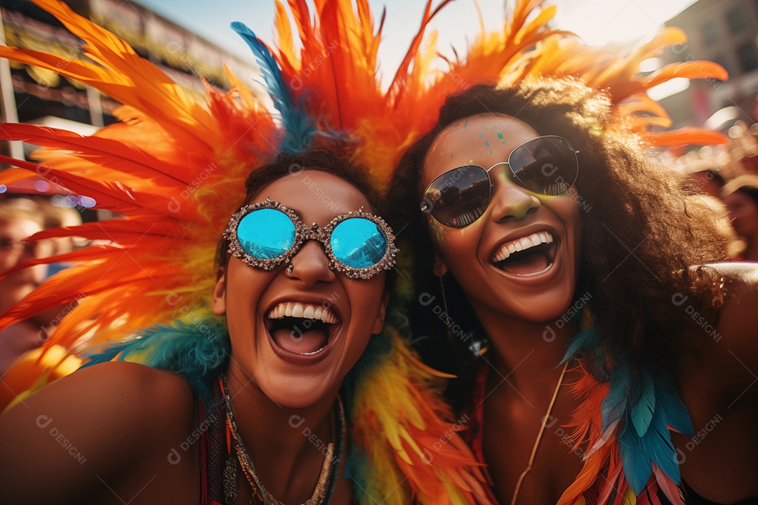 Duas amigas lindas se divertindo no carnaval