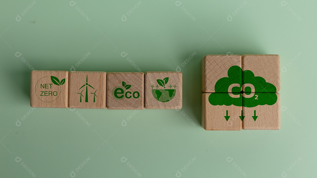 Blocos de madeira sobre fundo isolado