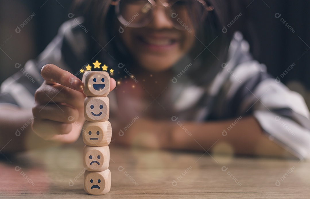 Blocos de madeira sobre fundo isolado