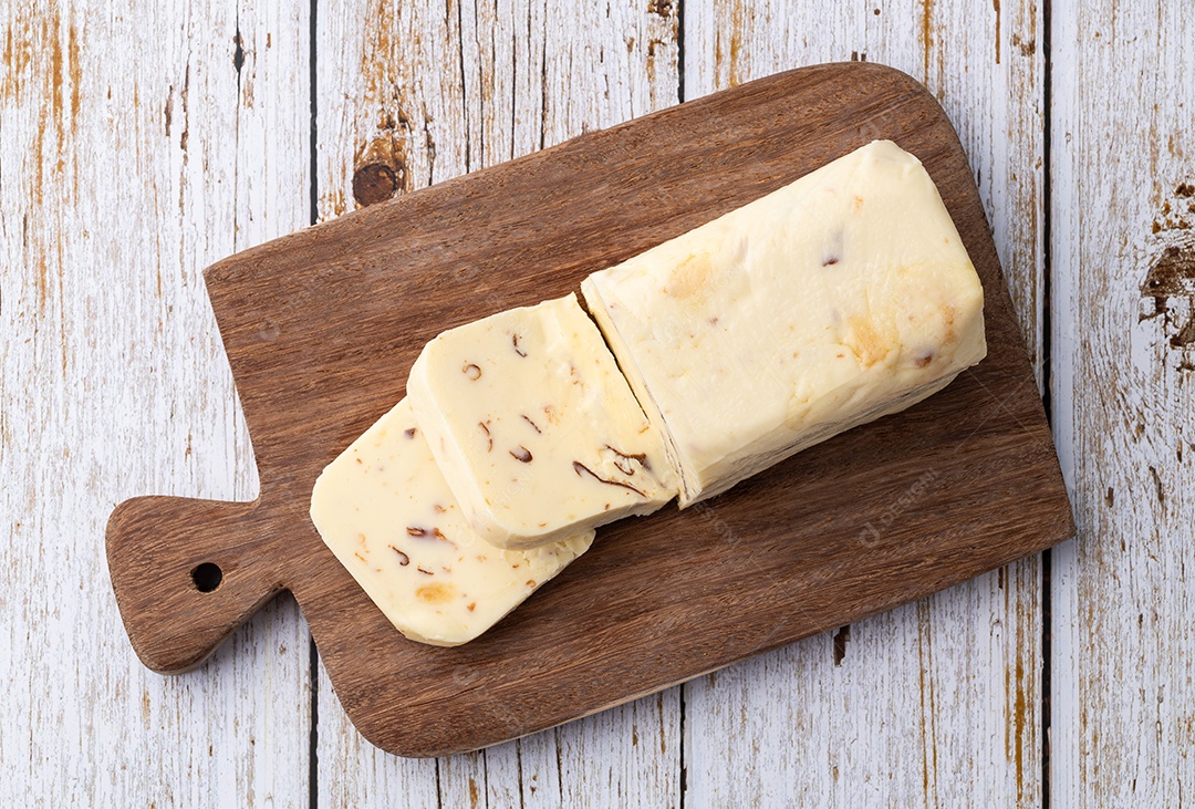 Requeijão de corte tradicional encima da tábua