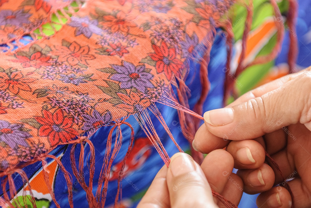 Trabalho artesanal com tecido chita