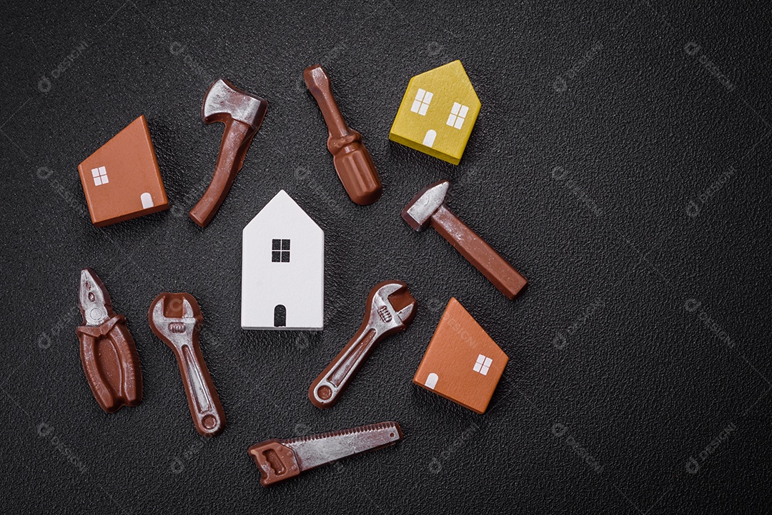 Ferramentas e inscrições simbolizando reparos ou garagem e seus atributos em fundo liso. Plano de fundo para o seu design