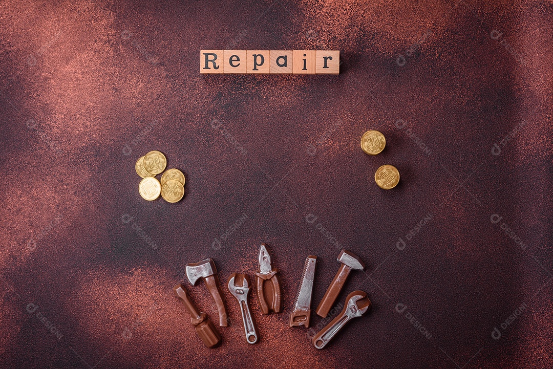 Ferramentas e inscrições simbolizando reparos ou garagem e seus atributos em fundo liso. Plano de fundo para o seu design