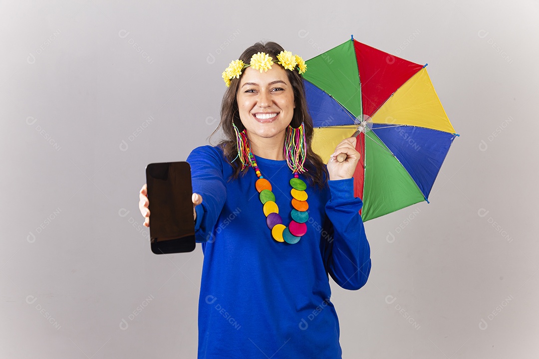 Linda mulher com fantasia frevo de carnaval