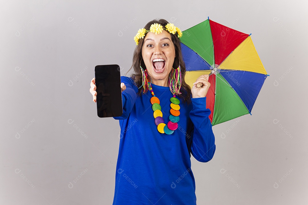 Linda mulher com fantasia frevo de carnaval