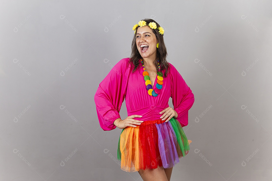 Linda mulher com fantasia de carnaval