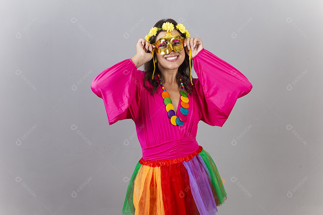 Linda mulher com fantasia de carnaval