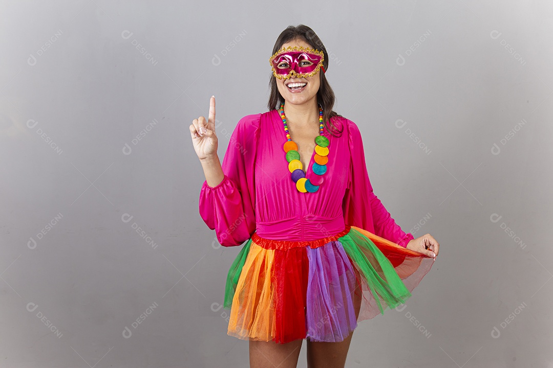 Linda mulher com fantasia de carnaval