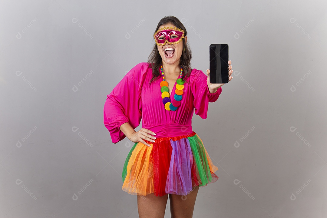 Linda mulher com fantasia de carnaval