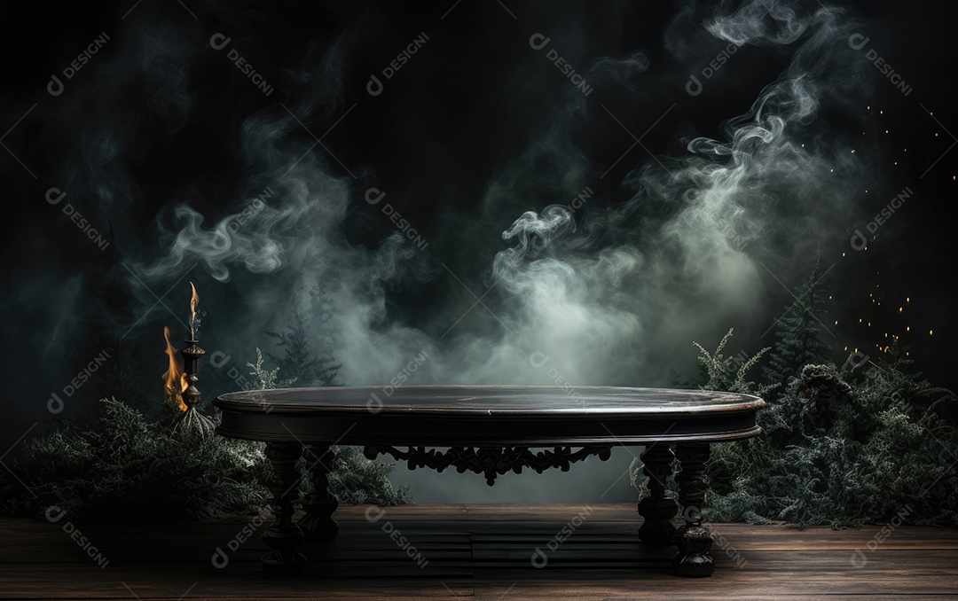 Mesa de madeira e fumaça em fundo preto