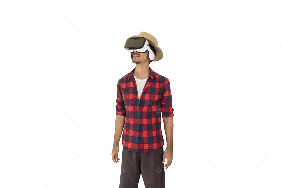 Homem jovem agropecuarista usando Òculos VR