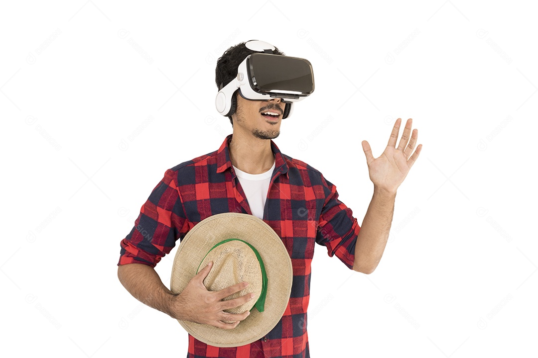 Homem jovem agropecuarista usando Òculos VR