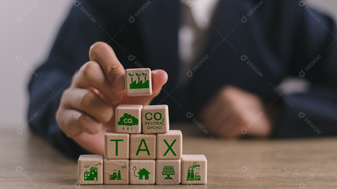 Blocos de madeira sobre fundo isolado