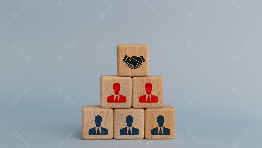 Blocos de madeira sobre fundo isolado