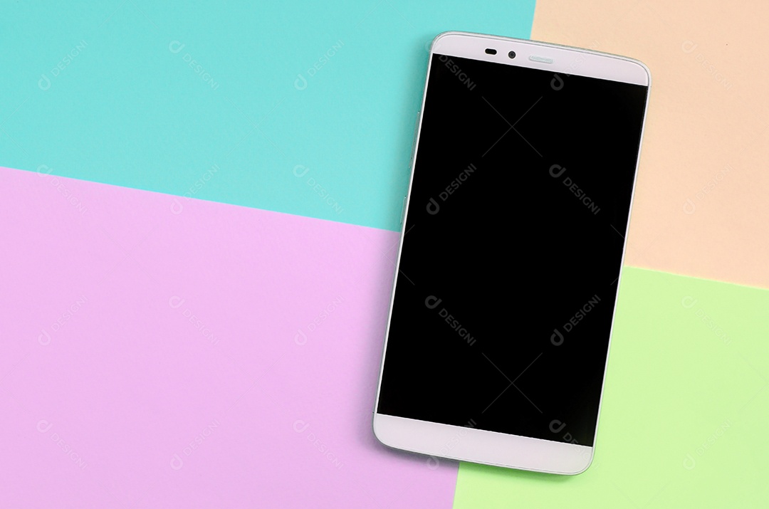 Celular em fundo de textura colorida