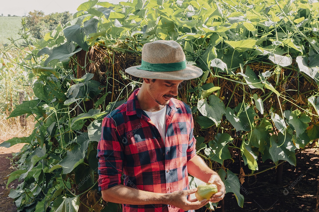Retrato de um agricultor em uma fazenda
