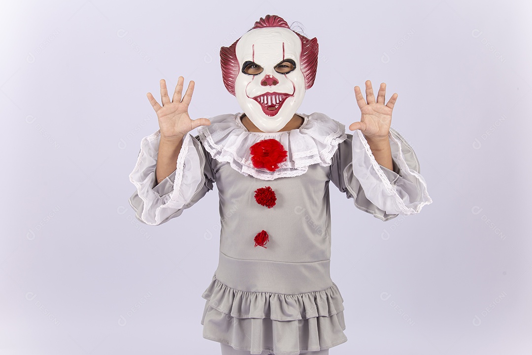 Pessoa fantasiado de palhaço assustador.
