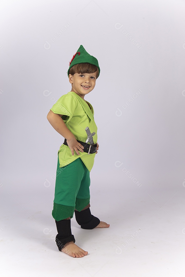 Criança com fantasia do Peter Pan.