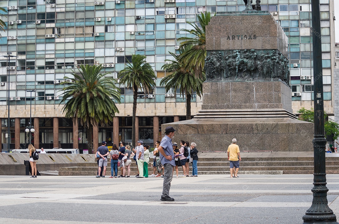 Monumento a josé artigas plaza independencia famosa praça da cidade.