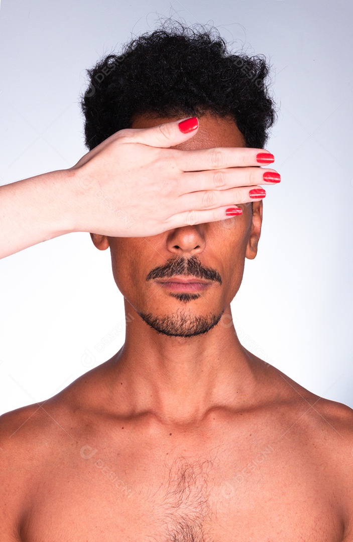 Dia da consciência negra retrato de pessoa afro negra olhando e fazendo expressões