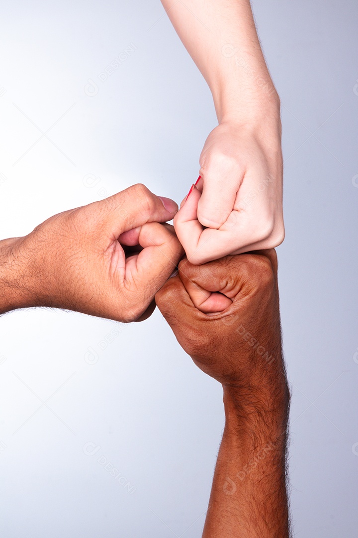 Dia da consciência negra retrato de pessoa afro negra olhando e fazendo expressões