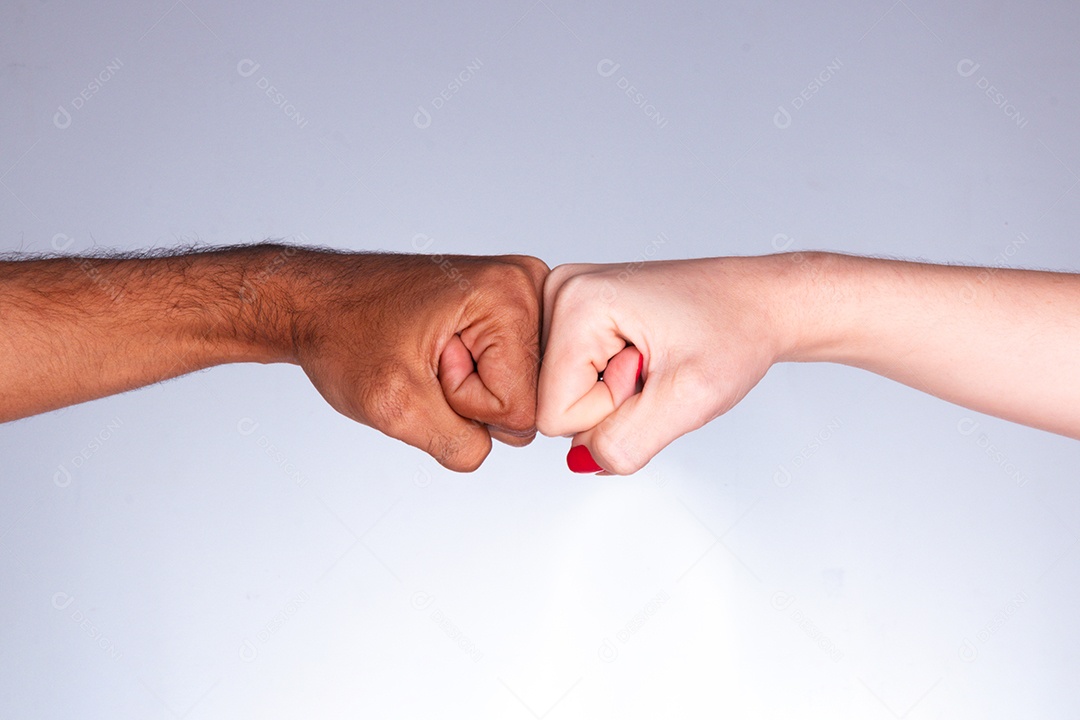 Dia da consciência negra retrato de pessoa afro negra olhando e fazendo expressões