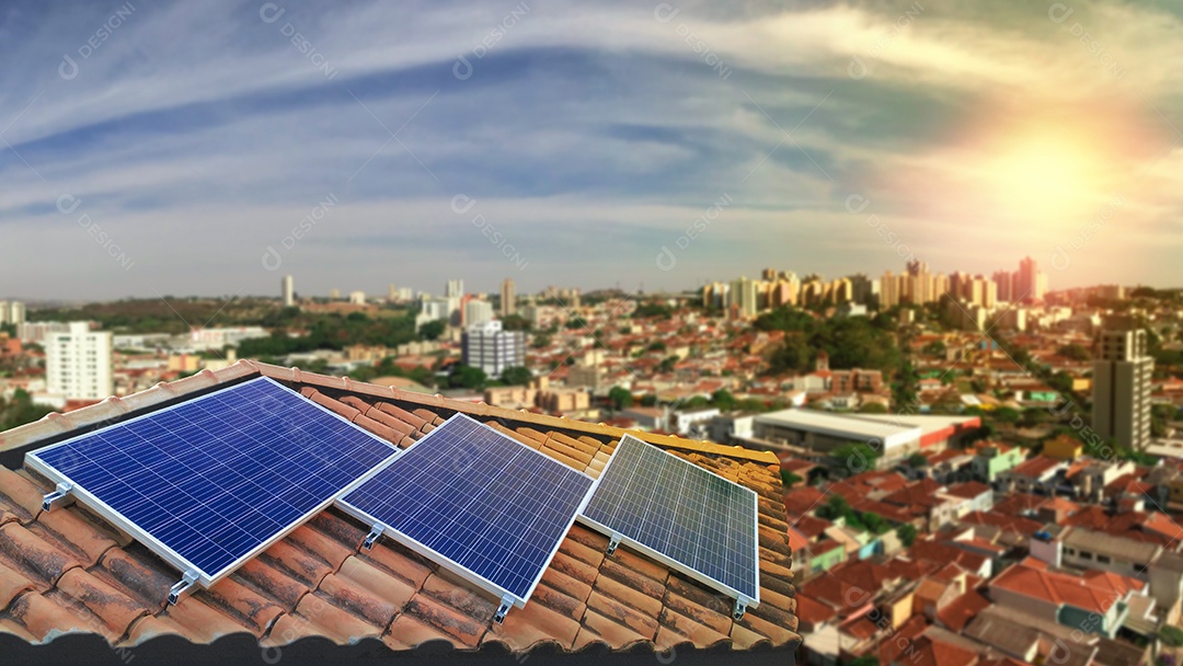 Telhado de uma casa com placa solar