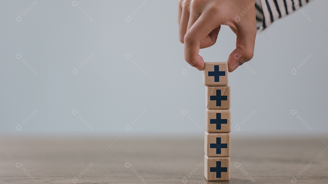 Blocos de madeira sobre fundo isolado