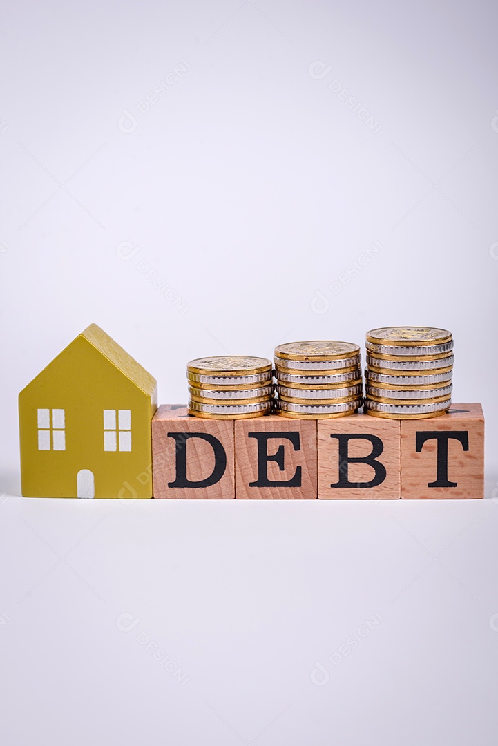 A inscrição Tendência feita de cubos de madeira sobre um fundo liso. Pode ser usado para o seu design