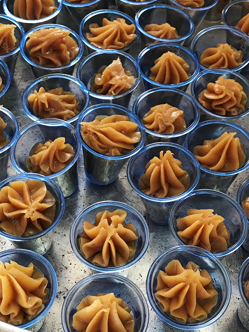 Famoso doce brasileiro churros de brigadeiro