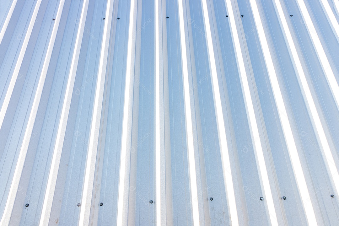 Textura orgânica com padrão listrado vertical metálico