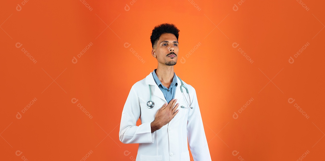 Jovem médico negro ou residente médico veterinário