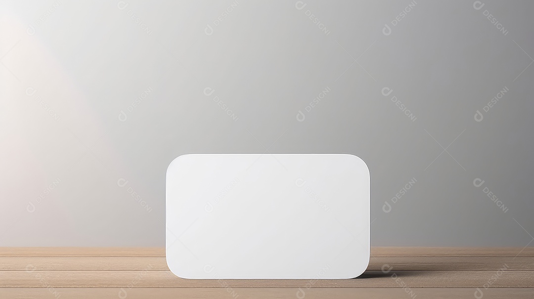 Cartão de visita branco em branco sobre uma mesa de madeira