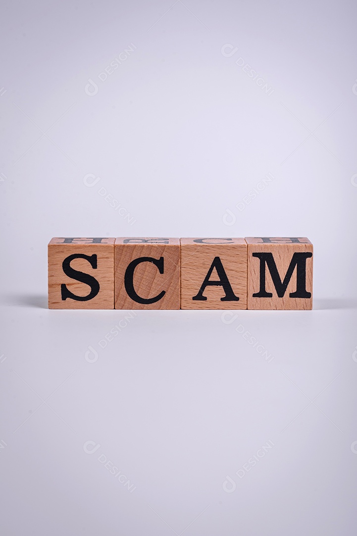 A inscrição Tendência feita de cubos de madeira sobre um fundo liso. Pode ser usado para o seu design