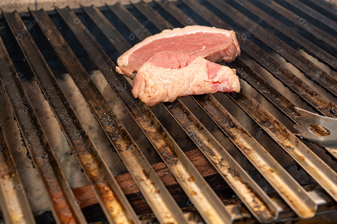 Churrasco brasileiro com bife, carne bovina.
