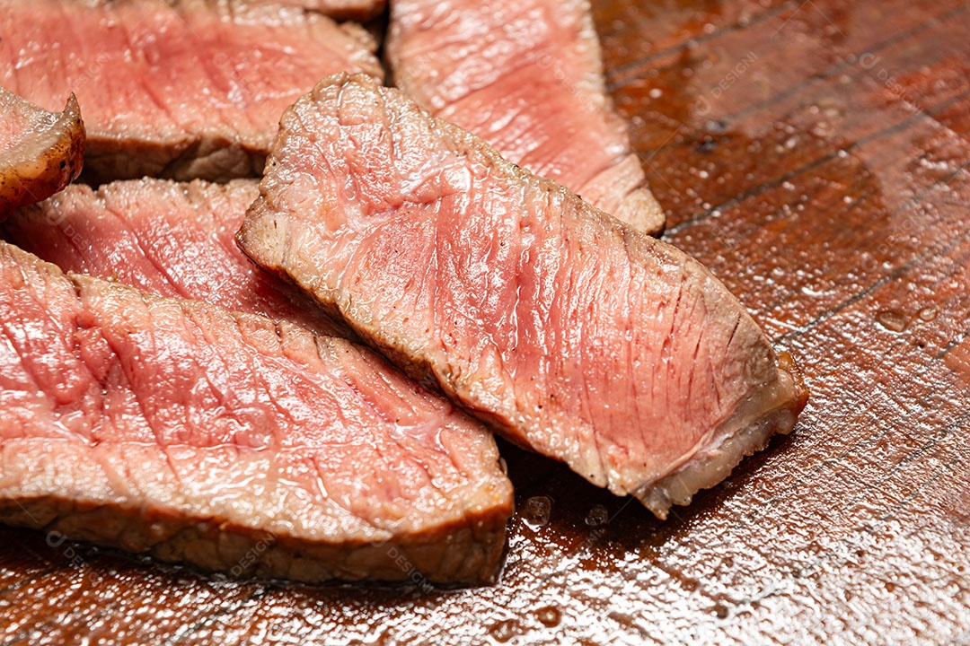 Churrasco brasileiro com bife, carne bovina.