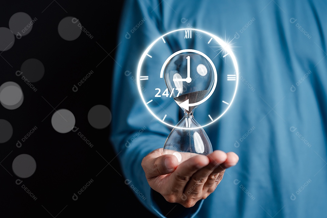 Homem jovem empresário em seu escritório