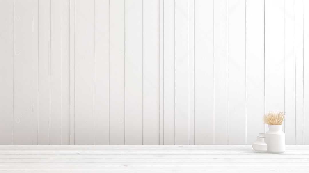 Interior com parede branca e piso de madeira