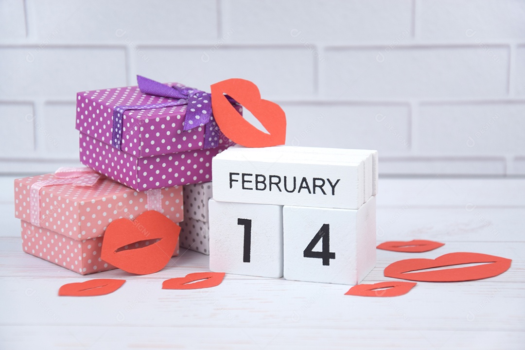 Calendário com a data 14 de fevereiro Dia dos Namorados