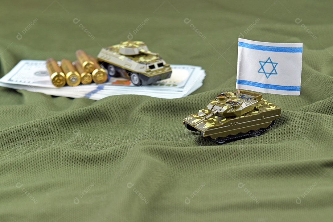 Um tanque de guerra com a bandeira israelense