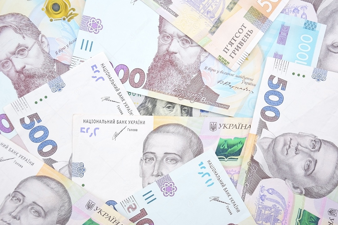 Dólares americanos e hryvnia ucraniana ajuda americana à Ucrânia na guerra