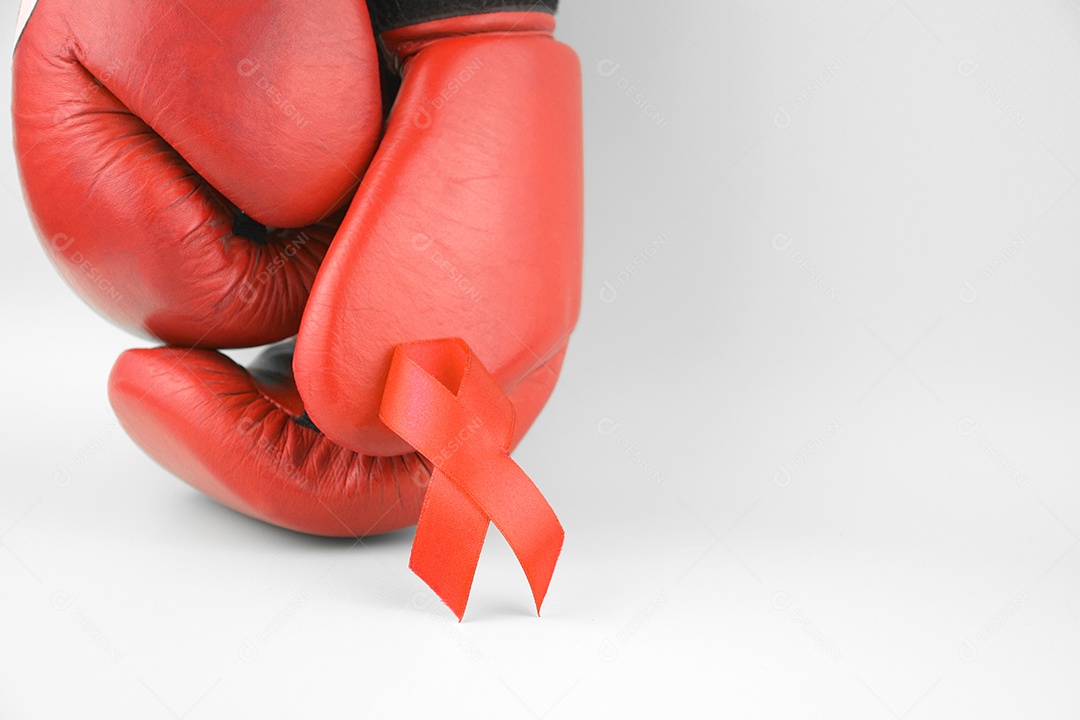 Luvas de boxe vermelhas com fita mês nacional de conscientização sobre HIV