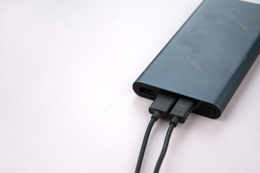 Carregador de smartphone preto com banco de potência