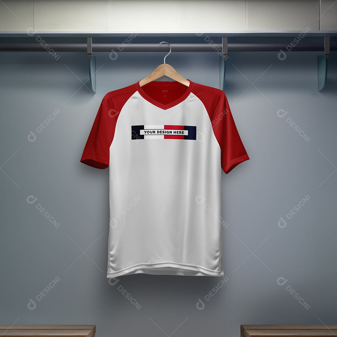 Camiseta no Cabide Em Gola V PSD Editável Mockup