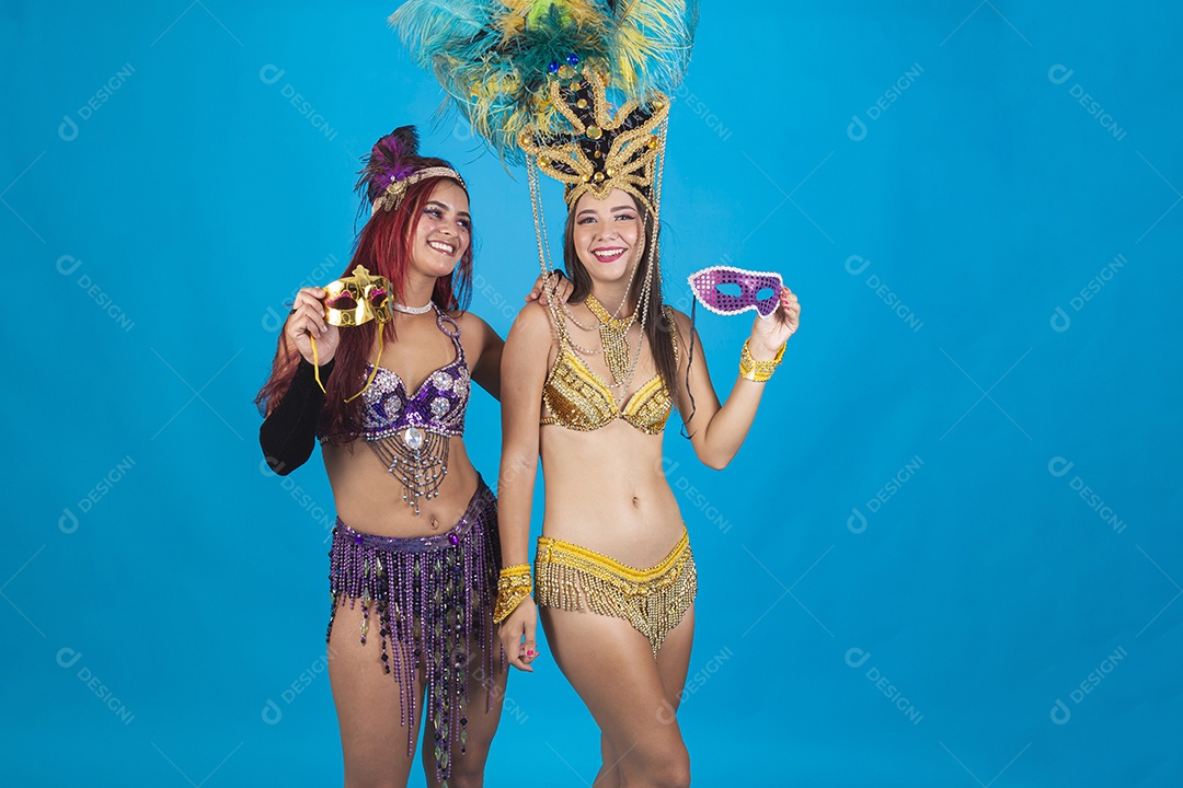 Lindas mulheres fantasiadas para o carnaval