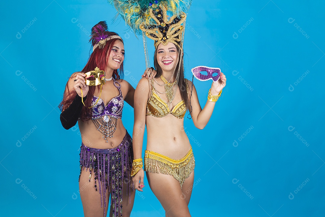 Lindas mulheres fantasiadas para o carnaval