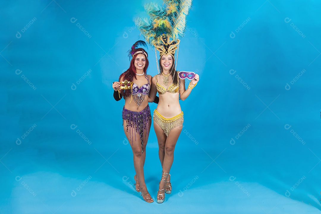 Lindas mulheres fantasiadas para o carnaval