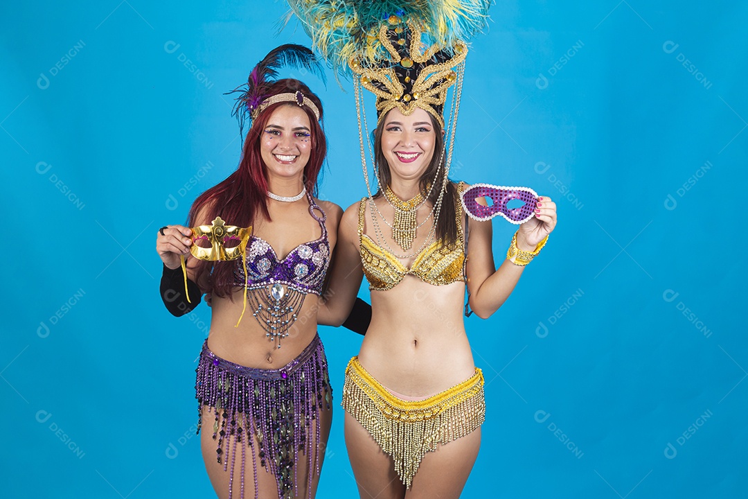 Lindas mulheres fantasiadas para o carnaval