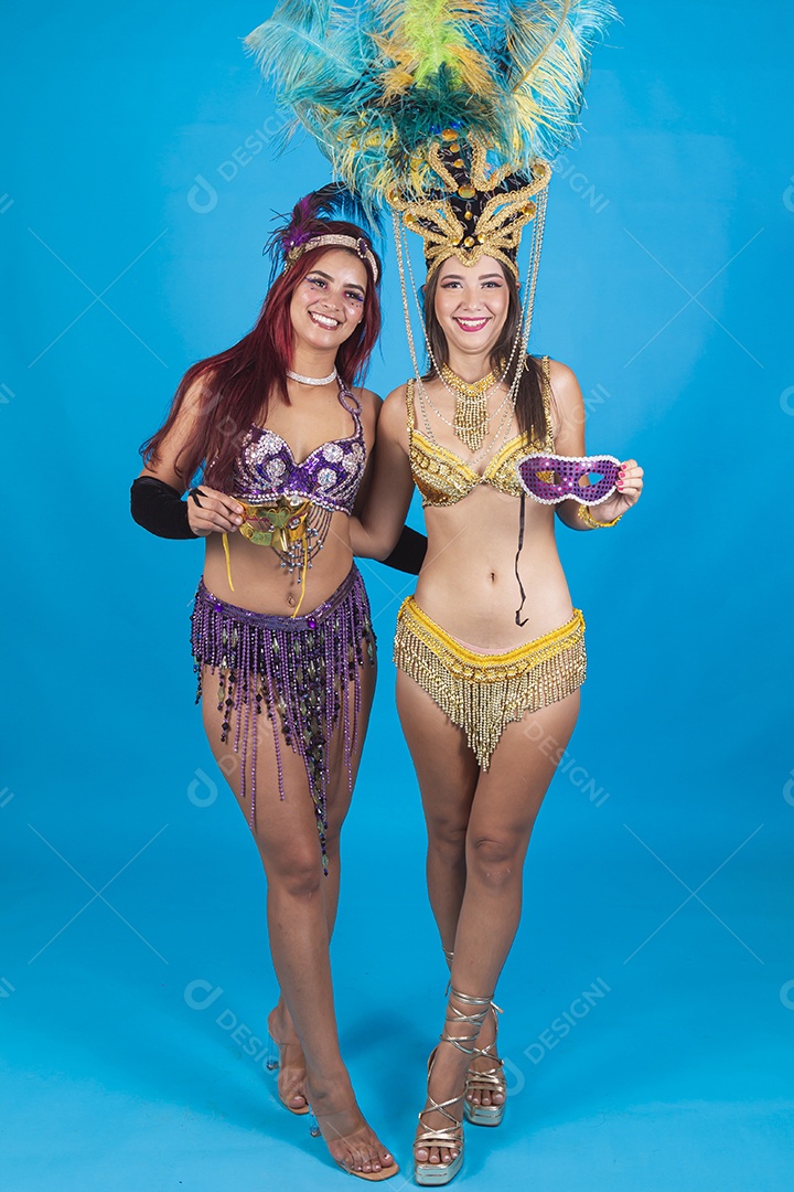 Lindas mulheres fantasiadas para o carnaval